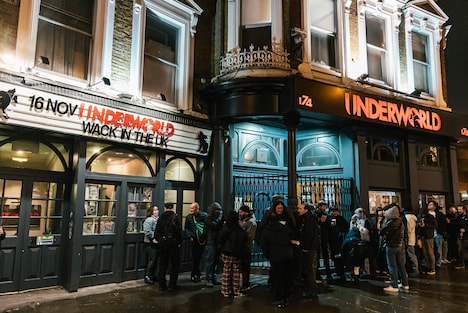 「WACK in the UK」開催日のロンドン・The Underworld前。