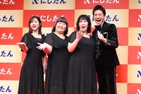 左から福田麻貴、かなで、ゆめっち、郷ひろみ。