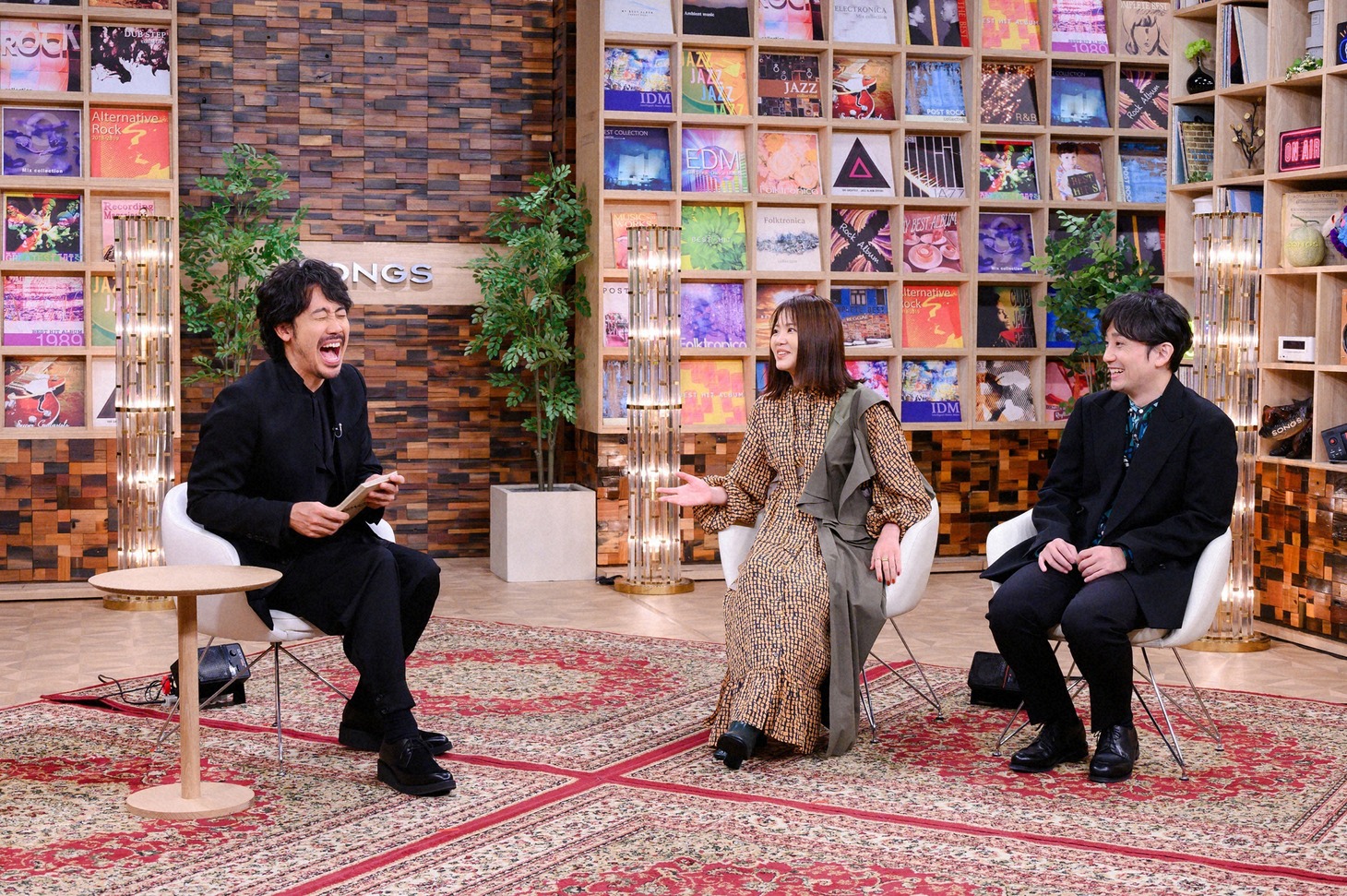 左から大泉洋、吉岡聖恵、水野良樹。（写真提供：NHK）