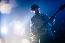 佐藤知己（B / KOTORI）（Photo by Kana Tarumi）