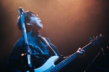 森夏彦（B / THE 2）（Photo by Kana Tarumi）