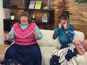 左からかなで(3時のヒロイン)、ハシヤスメ・アツコ(ex. BiSH)。 (c)テレビ朝日