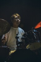 吉良創太（Dr）（Photo by Daiki Miura）