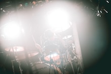 久野洋平（Dr / cinema staff）（撮影：ニイミココロ）