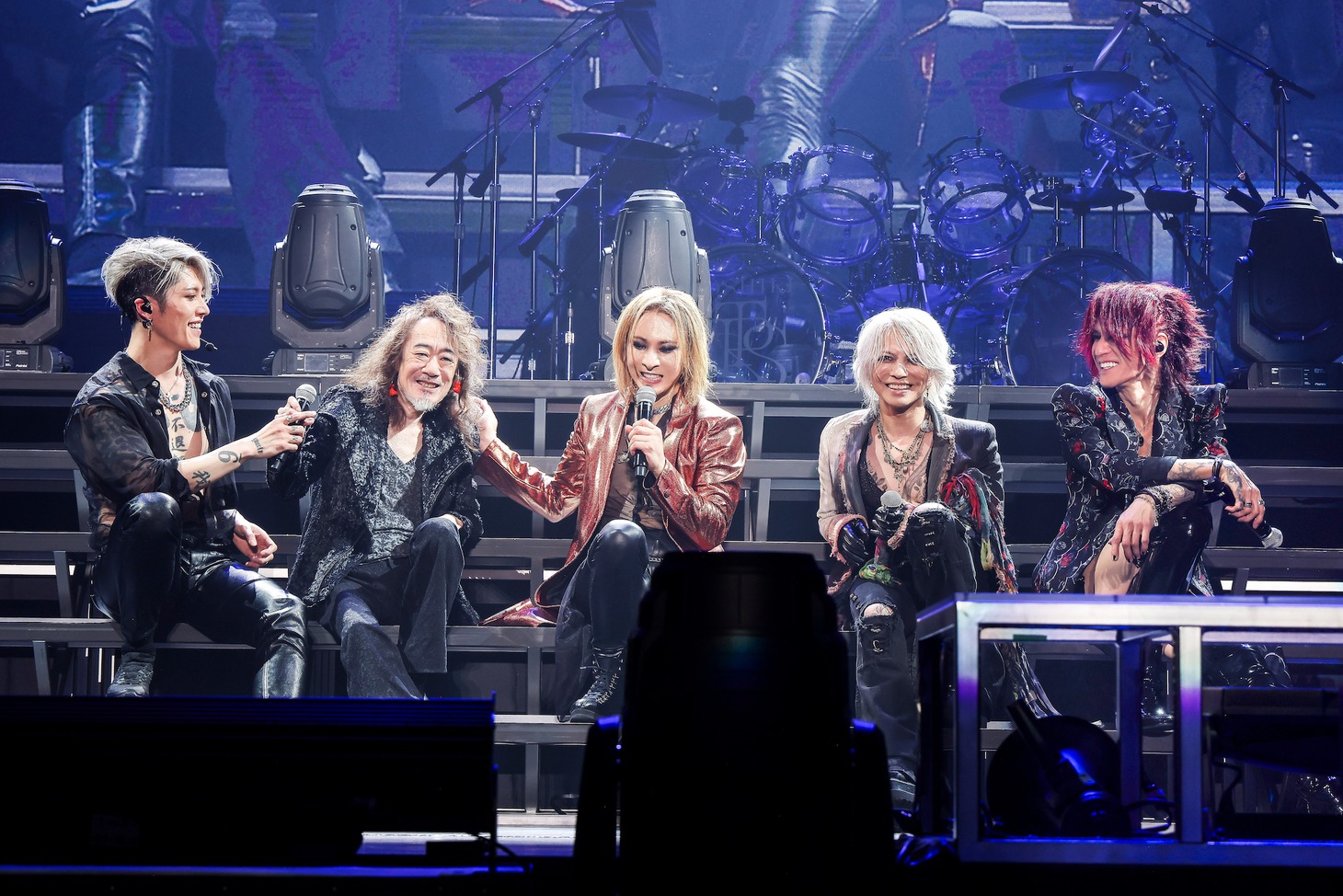 PATAを囲むTHE LAST ROCKSTARS。