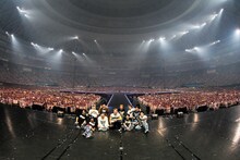 「2023 JO1 2ND ARENA LIVE TOUR 'BEYOND THE DARK:RISE in KYOCERA DOME OSAKA'」の様子。 (c)LAPONE Entertainment