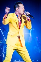 「TOSHIHIKO TAHARA DOUBLE 'T' TOUR 2022
Romanticist in Nakano Sunplaza Hall」の様子。（撮影：西村彩子）