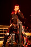「TOSHIHIKO TAHARA DOUBLE 'T' TOUR 2022
Romanticist in Nakano Sunplaza Hall」の様子。（撮影：西村彩子）