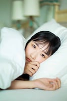 高雄さやか（STU48）の1st写真集「君だけのもの」より。（撮影：細居幸次郎）(c)SQUARE ENIX