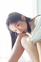 高雄さやか（STU48）の1st写真集「君だけのもの」より。（撮影：細居幸次郎）(c)SQUARE ENIX