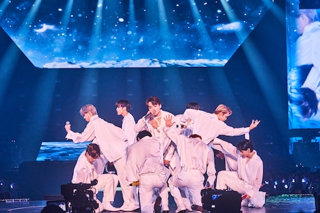 JO1「2023 JO1 2ND ARENA LIVE TOUR 'BEYOND THE DARK:RISE in KYOCERA DOME OSAKA’」の様子。(c)LAPONE Entertainment