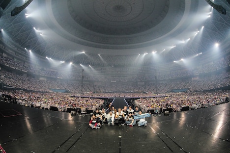 JO1「2023 JO1 2ND ARENA LIVE TOUR 'BEYOND THE DARK:RISE in KYOCERA DOME OSAKA’」の様子。(c)LAPONE Entertainment
