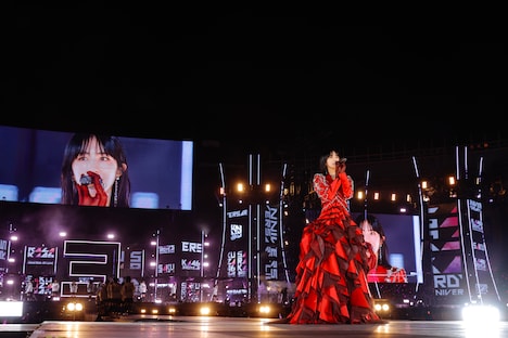 アリーナ中央に1人残った土生瑞穂。（撮影：上山陽介）