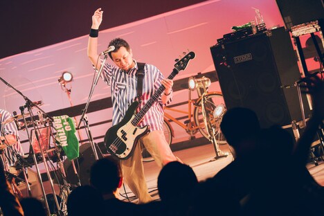 山田貴洋（B, Vo）（撮影：山川哲矢）