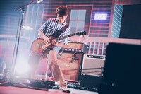 喜多建介（G, Vo）（撮影：山川哲矢）