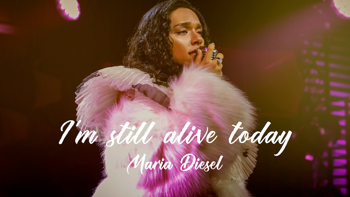 マリア・ディーゼル「I'm still alive today」ミュージックビデオより。