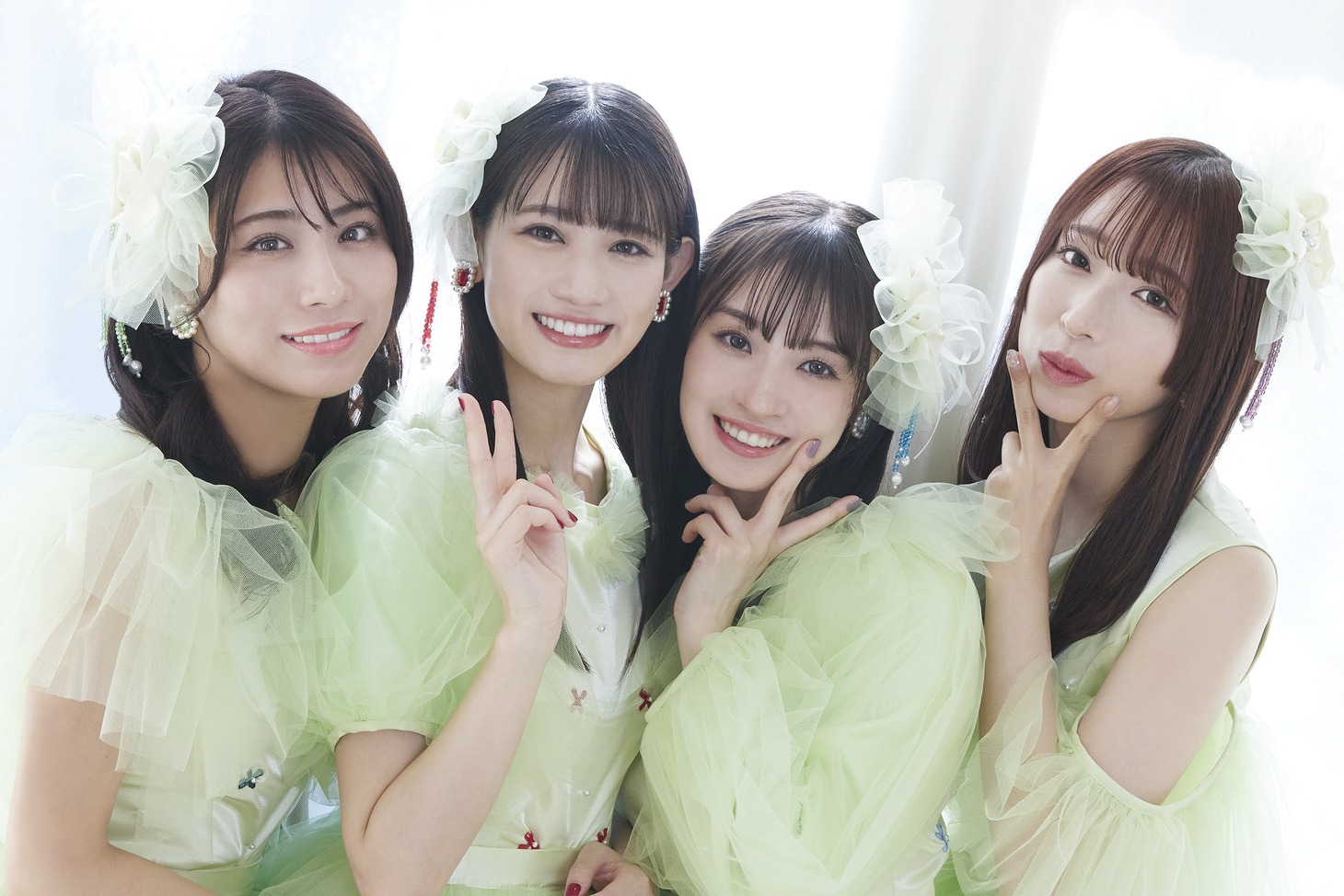 TEAM SHACHIの新アーティスト写真。