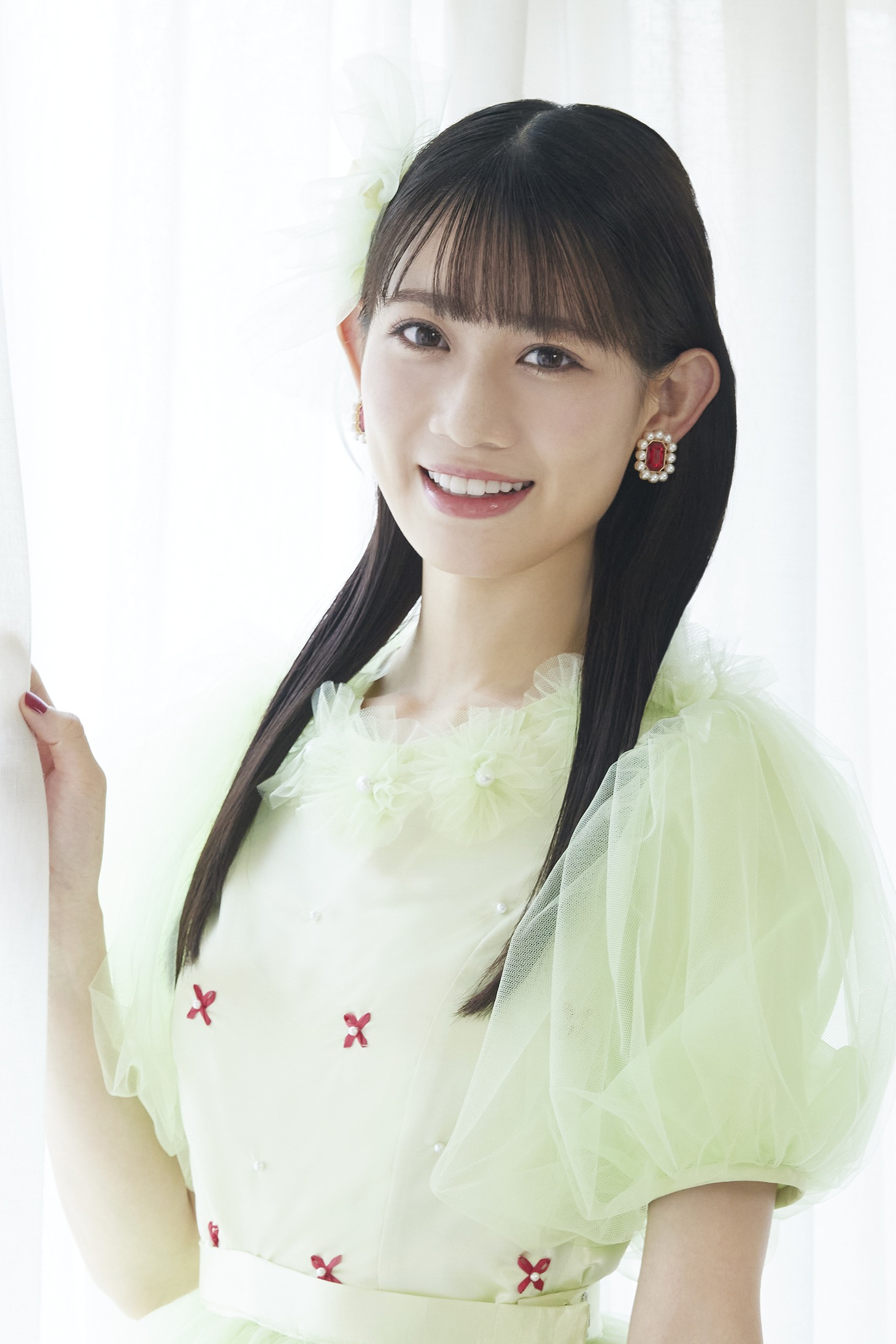 秋本帆華