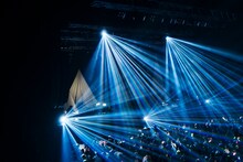Aimer「Aimer Fan Club Tour "Chambre d'hôte"」の様子。写真は11月2日のKT Zepp Yokohama公演より。（撮影：加藤アラタ）