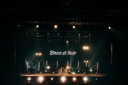 Aimer「Aimer Fan Club Tour "Chambre d'hôte"」の様子。写真は11月2日のKT Zepp Yokohama公演より。（撮影：加藤アラタ）