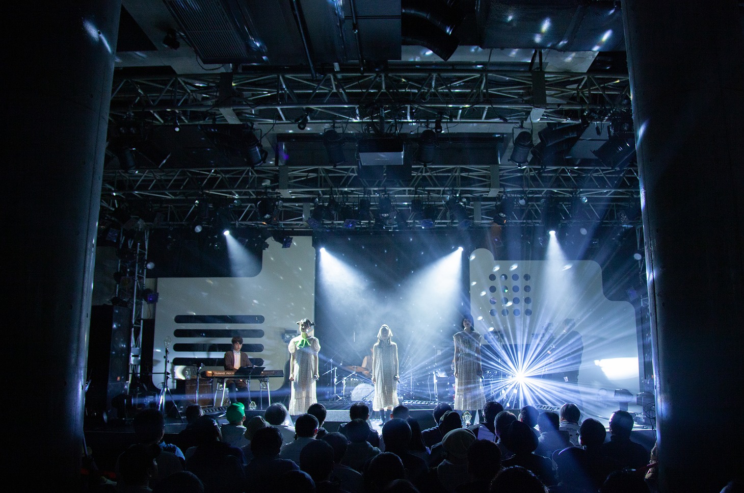 「RYUTist ACOUSTIC LIVE. at duo MUSIC EXCHANGE」の様子。