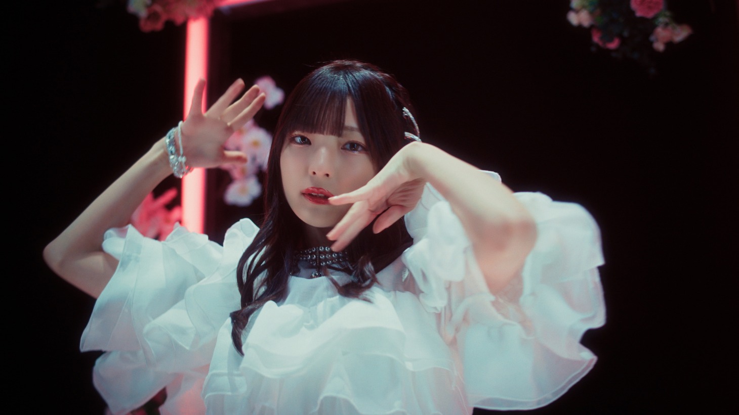 ≠ME「アンチコンフィチュール」ミュージックビデオより。(c)YOANI / KING