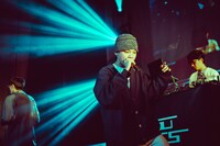 Neibissを迎えた「don't like u」のパフォーマンスの様子。（撮影：横山純）