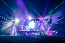 「BAND-MAID 10TH ANNIVERSARY TOUR」11月26日公演の様子。（Photo by MASANORI FUJIKAWA）