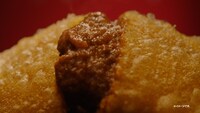 マクドナルドCM「ビーフシチューパイ パイをどーこー云うの？」編より。