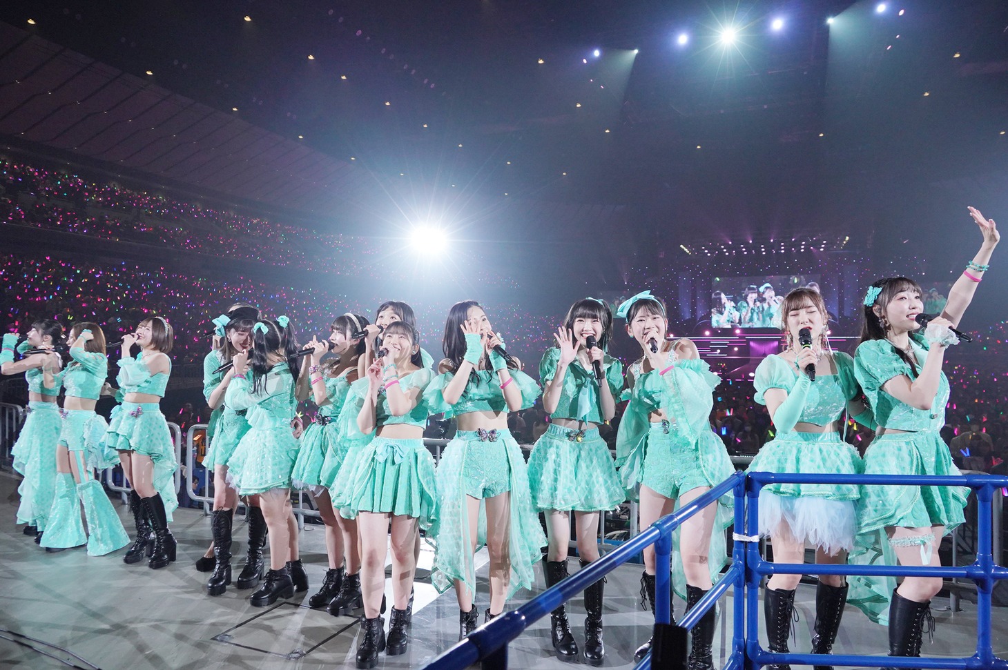 「モーニング娘。'23 コンサートツアー秋『Neverending Shine Show ～聖域～』譜久村聖 卒業スペシャル」の様子。