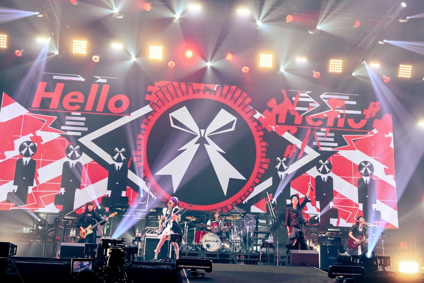 「BAND-MAID 10TH ANNIVERSARY TOUR」11月26日公演の様子。（Photo by MASANORI FUJIKAWA）