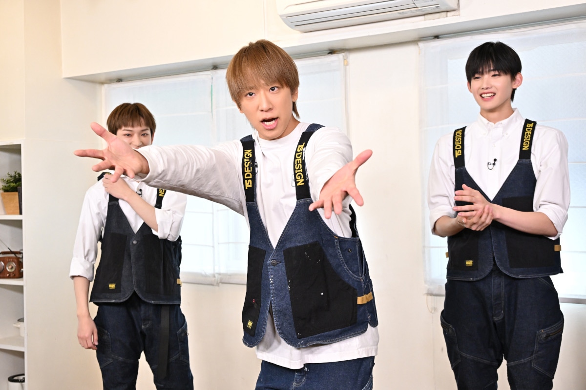 左からHARUA、小山慶一郎、JO。(c)TBS