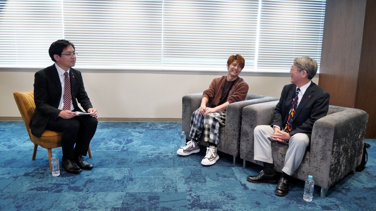 「FLOW KEIGO × 岩室伸也先生 × オカモト株式会社性感染症予防啓発 特別鼎談」より。