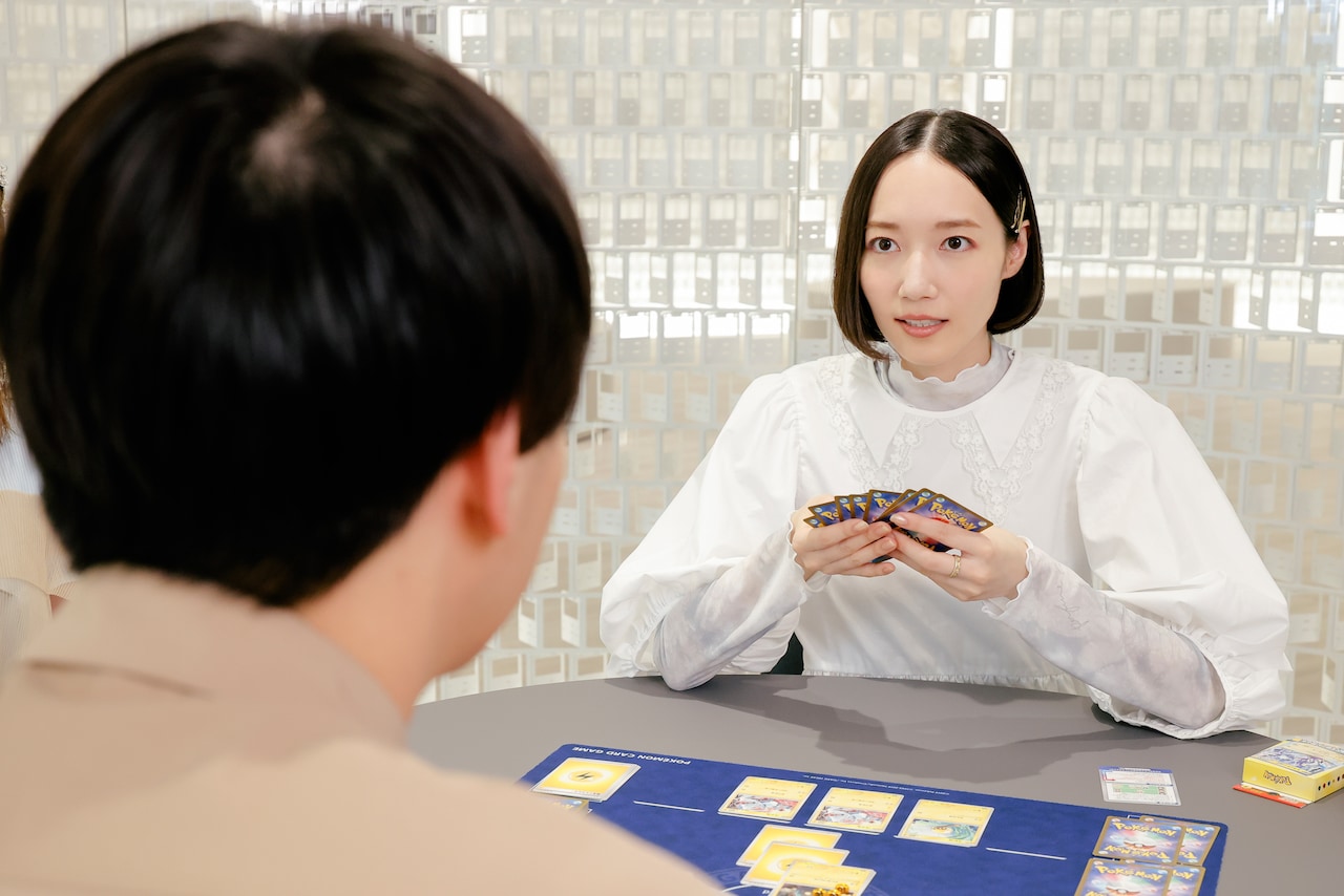 真剣な表情でルール説明を受けるのっちさん。