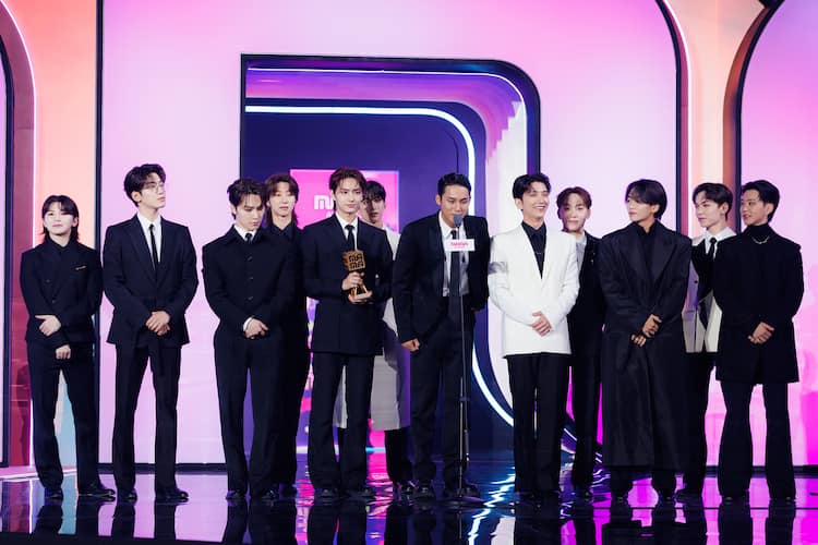 ここにいるすべてのアーティストがカッコいい」セブチ悲願の大賞、新人  