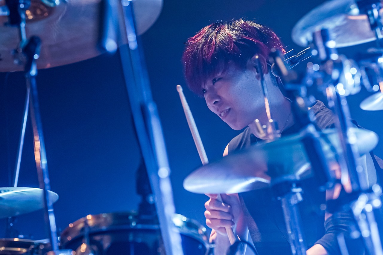 LOVE大石（Dr）（撮影：佐藤広理、佐野和樹）