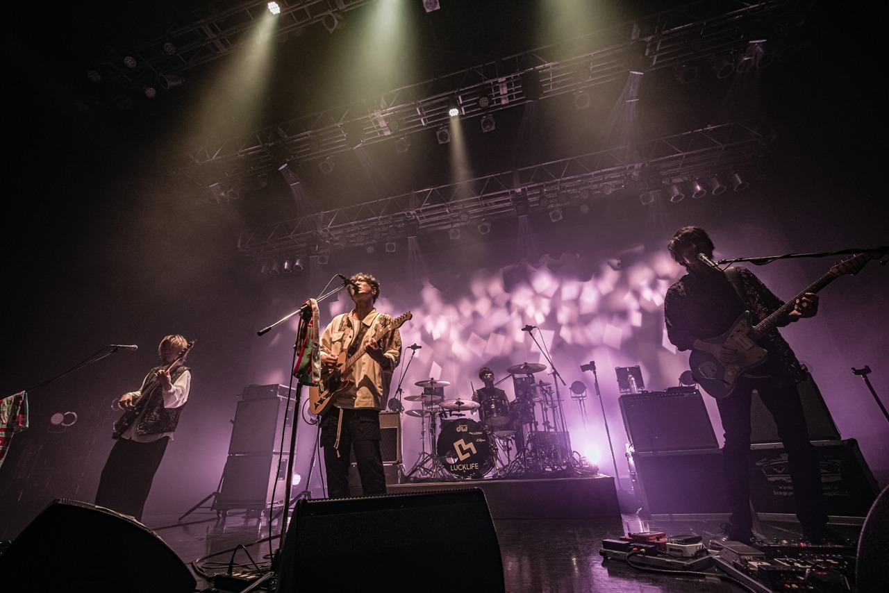 「ラックライフ 15th Anniversary TOUR『LIVE』FINAL」の様子。（撮影：佐藤広理、佐野和樹）