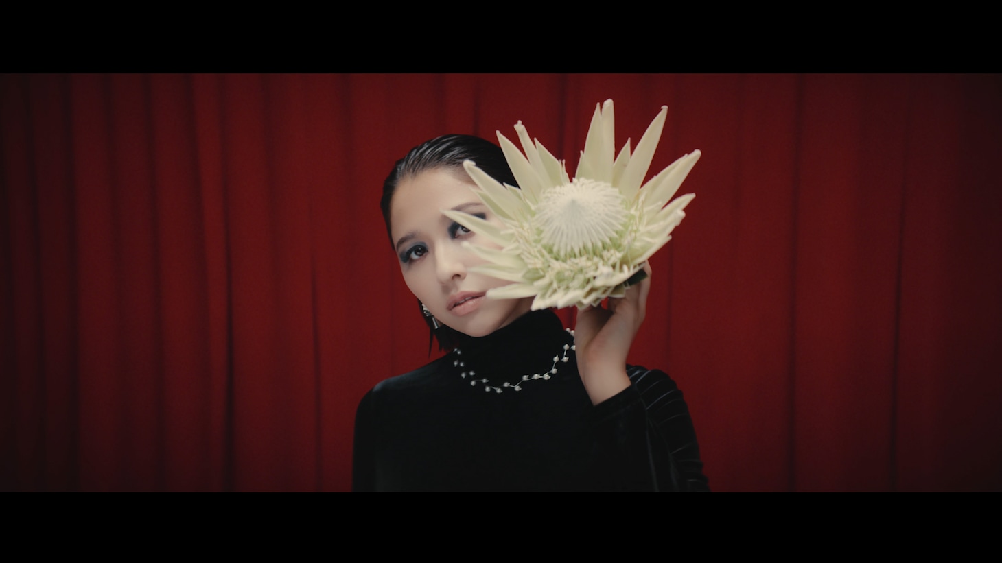 SHIORI TAMAI 12 Colors「ベルベットの森」MVより。
