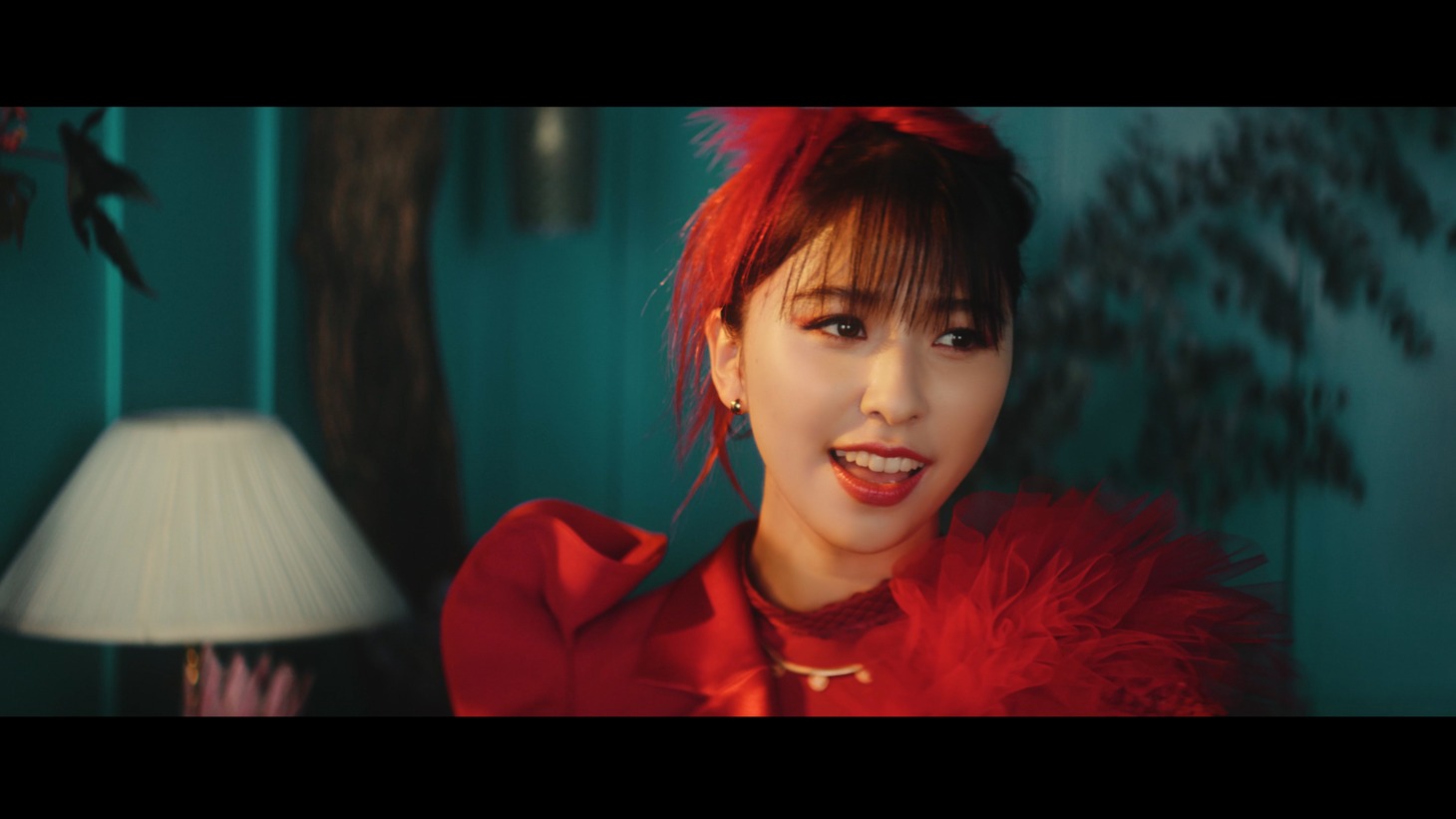 SHIORI TAMAI 12 Colors「ベルベットの森」MVより。