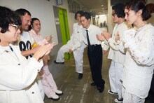 TENDREとバンドメンバー。（Photo by Takao Iwasawa）