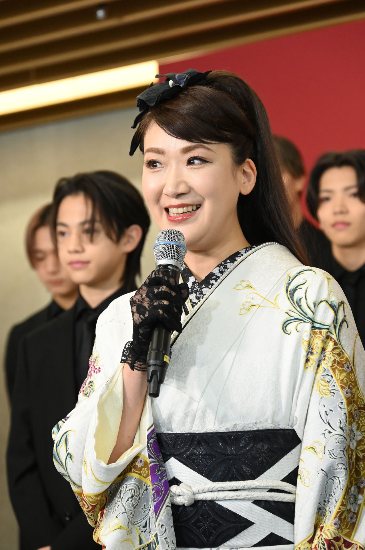 市川由紀乃