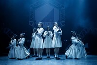 「新参者 Live at THEATER MILANO-Za」の様子。