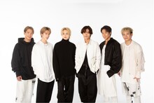 左から陣、藤原樹、吉野北人、川村壱馬、RIKU、浦川翔平。