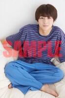 カレンダーブック「柏木悠 2024.04-2025.03」誌面サンプル画像（撮影：諸井純二）(c)KADOKAWA