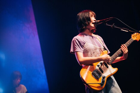 もっさ(Vo, G)(撮影:垂水佳菜)