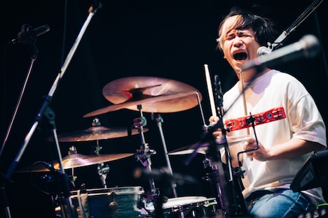 カズマタケイ(Dr)(撮影:垂水佳菜)