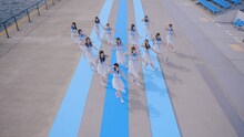 乃木坂46「思い出が止まらなくなる」ミュージックビデオより。
