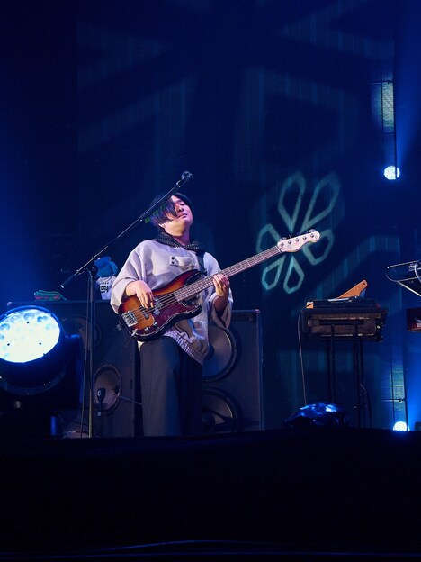 高野賢也（B, Cho）（撮影：酒井ダイスケ）