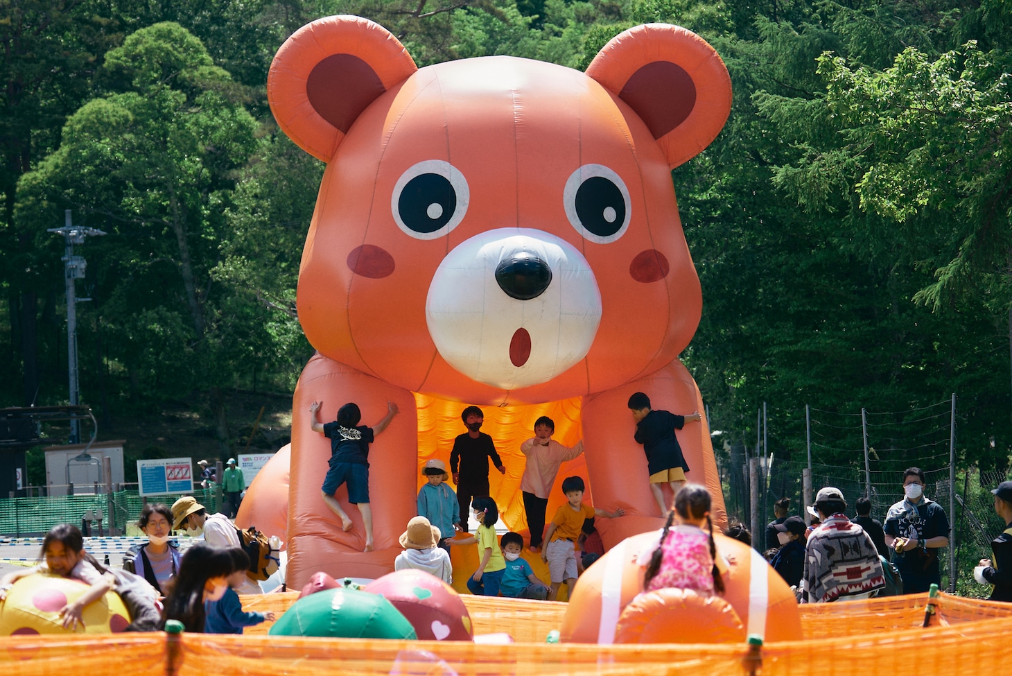 「THE CAMP BOOK」の様子。