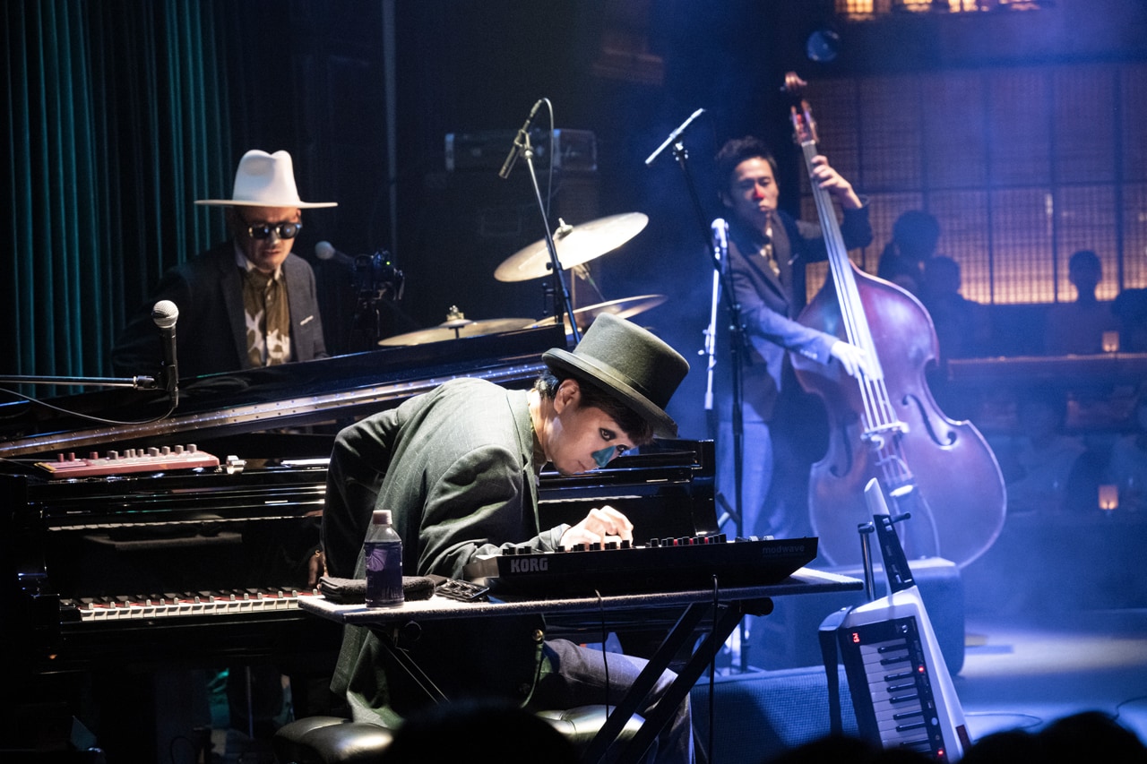 H ZETTRIO、ギネスでシングル連続配信記録を樹立　贈呈式はブルーノート公演内で